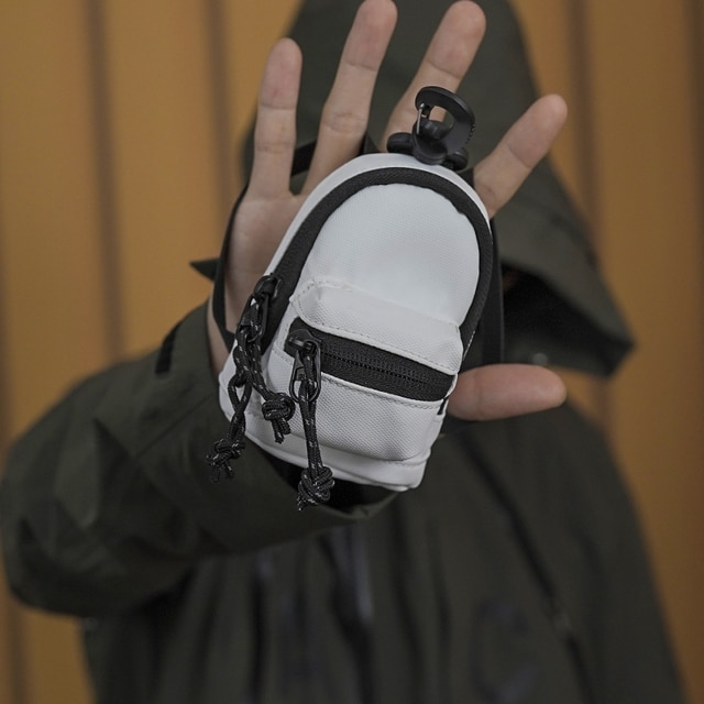 A stylish shot of the Japanese coin purse as a fashion accessory