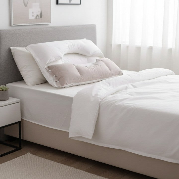 Close-up of the 100% cotton fabric of the comfort pillow