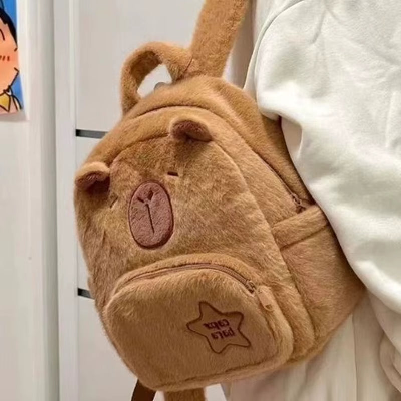 Functional zippered compartment of the capybara kids backpack
