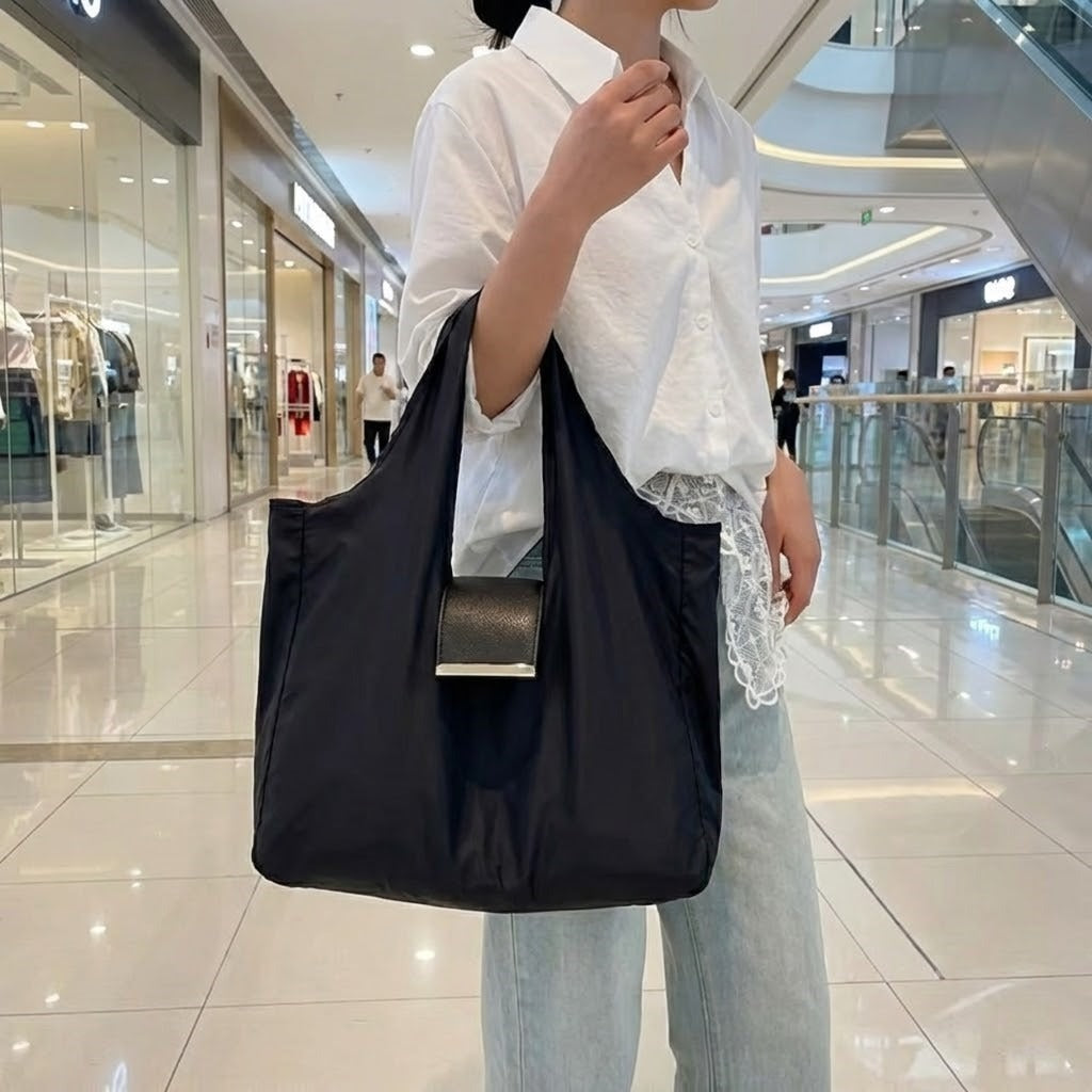 Close-up of the expandable tote bag's durable material and stitching