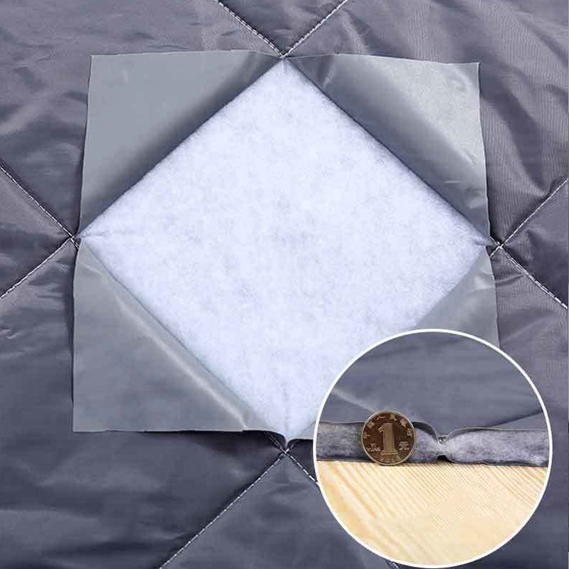 Demonstration of the thick thermal insulation of the door curtain