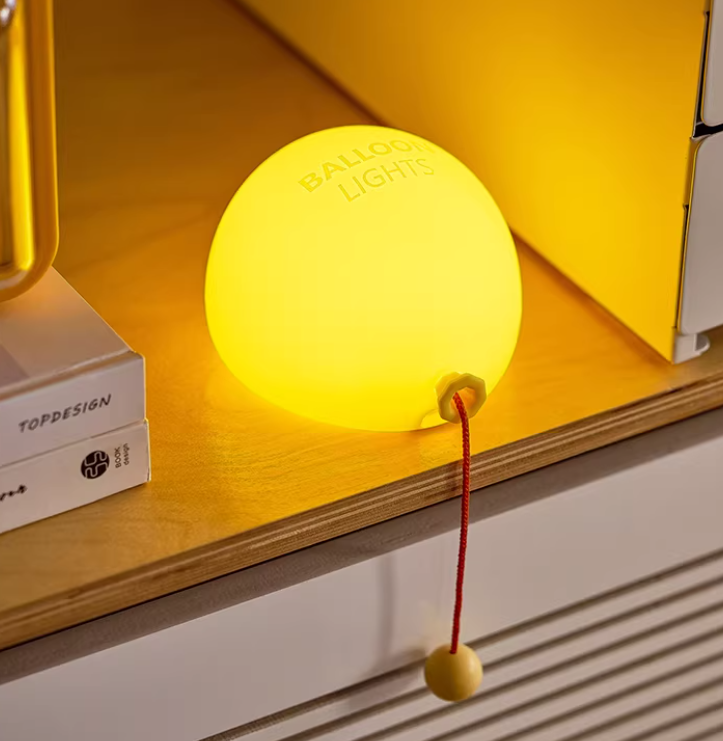 Creative gadget gift idea the balloon night light in a dark room
