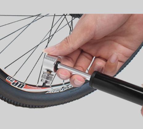 Compact and lightweight aluminum mini pump for bicycles