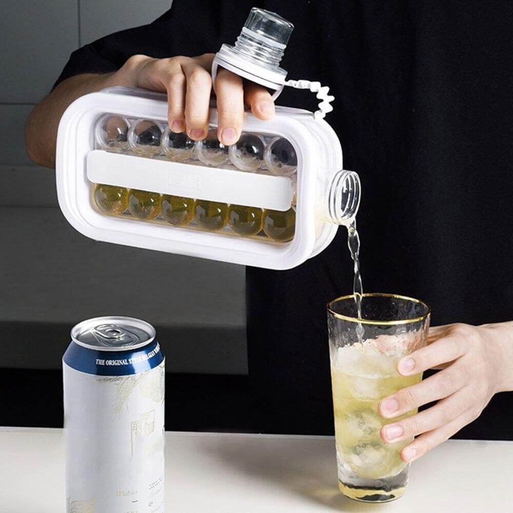 Ice mold with drinks