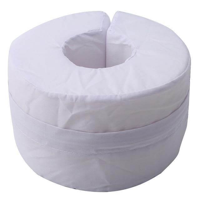 Demonstration of the adjustable strap on the bedsore ring pillow