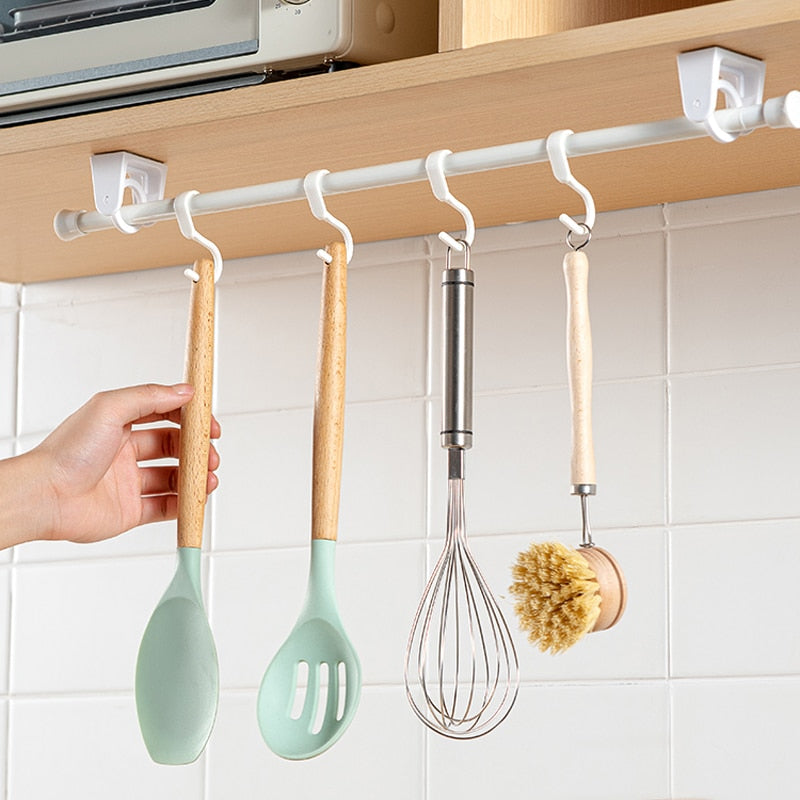 Close-up of the Punch-Free Handy Hook's adjustable clamp design