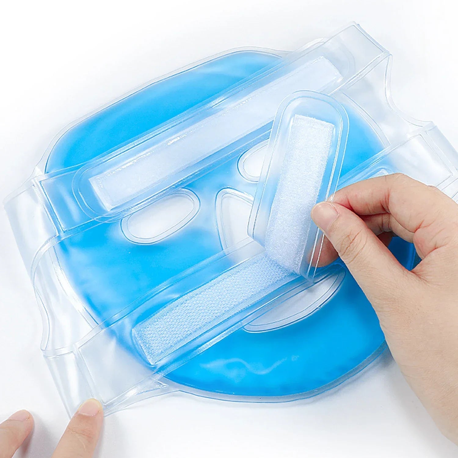 Full face coverage of the gel therapy mask for even relaxation