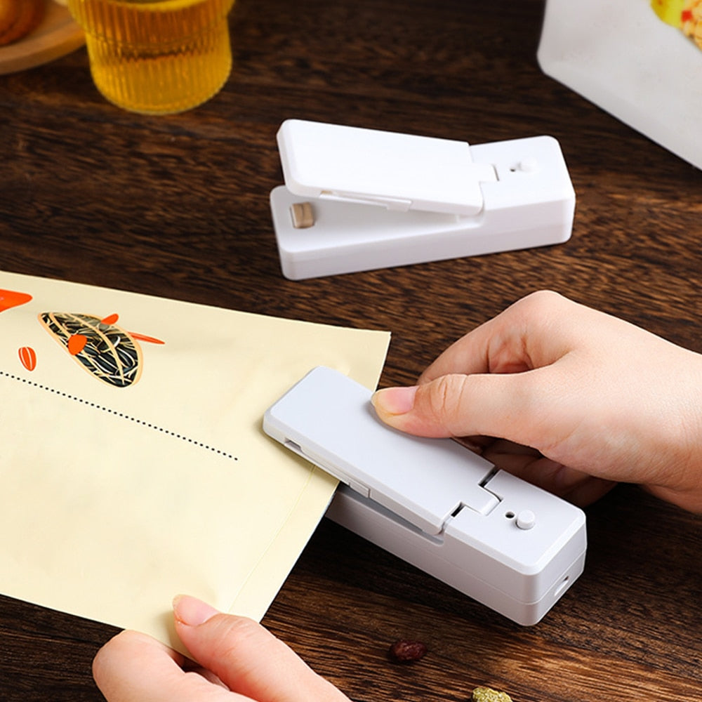 Close-up of the USB bag sealer's heating element