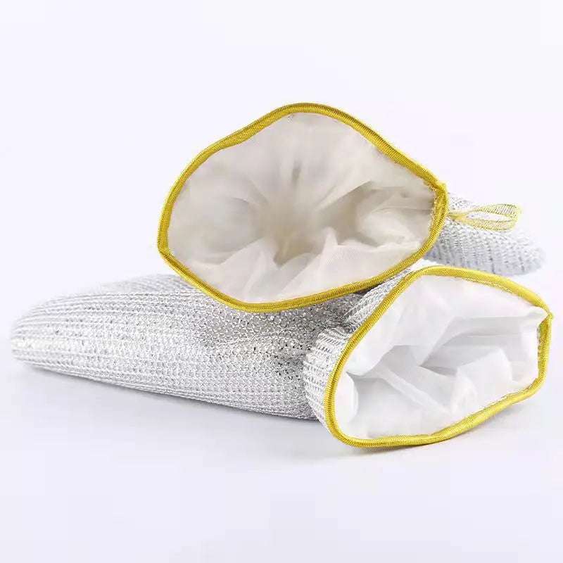A practical home essential gift: the steel wire cleaning gloves