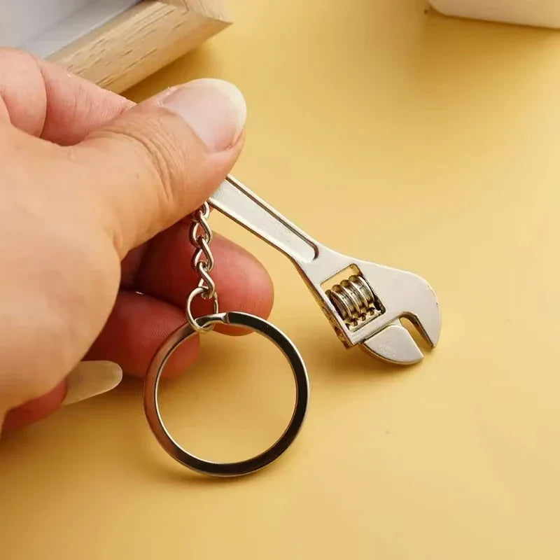 The functional adjustable spanner on the creative gadget keychain
