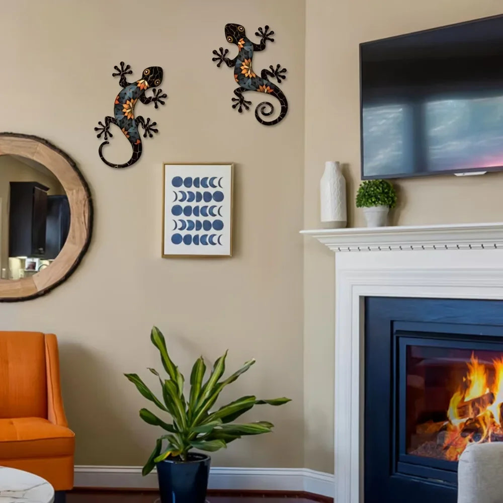 Another angle of the Artistic Mosaic Gecko Wall Decor as a creative gadget