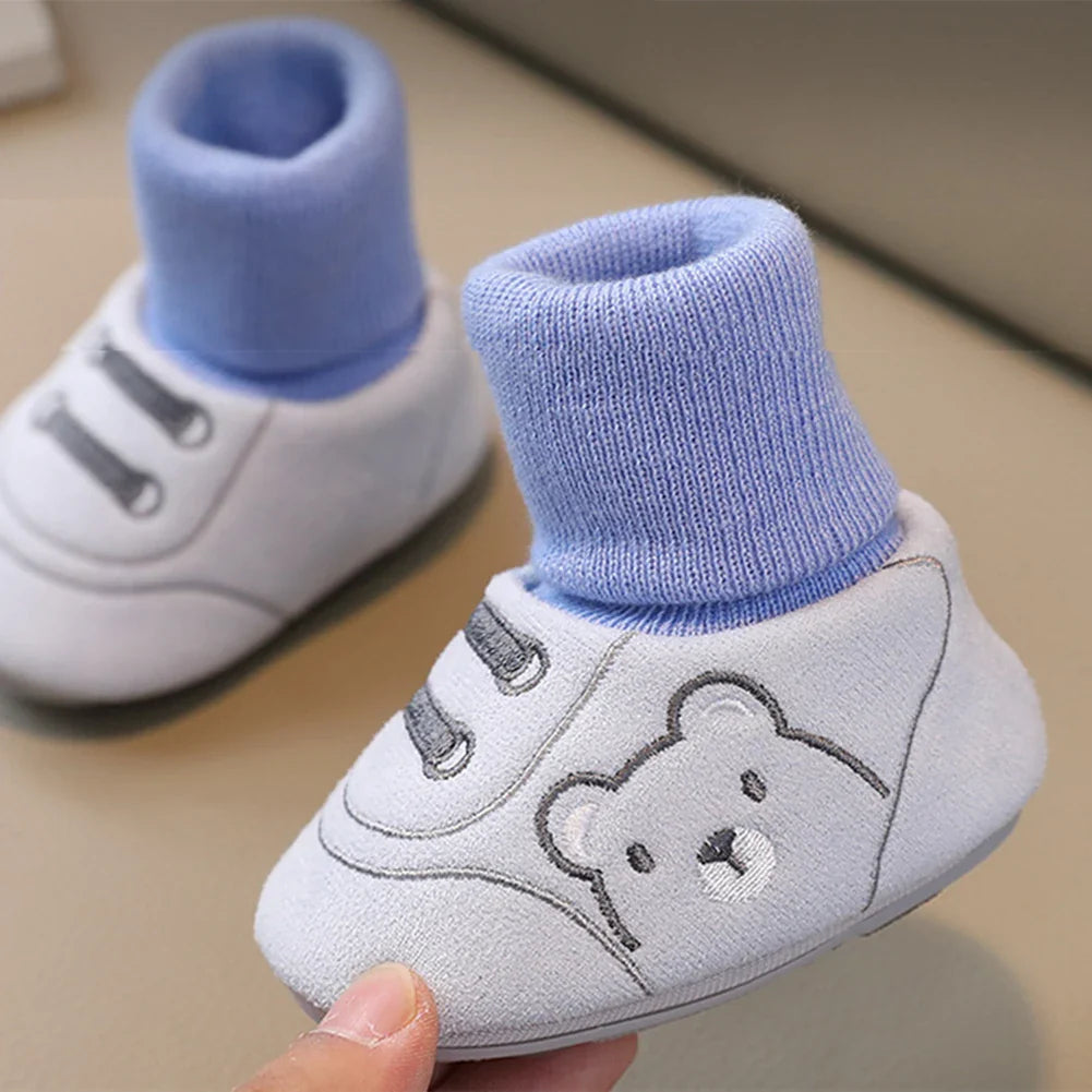 Flexible sole of the baby shoes for early walkers