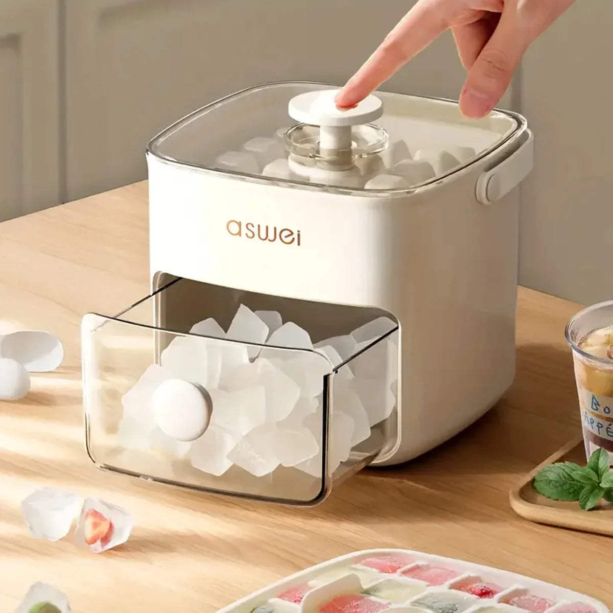 Compact and space-saving ice storage box in freezer