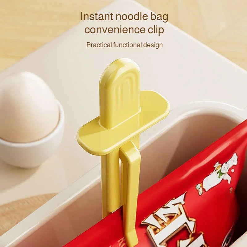 Close-up of the bowl's fork holder and ventilation holes