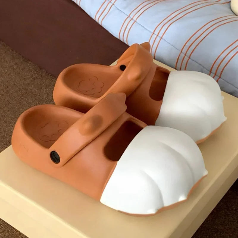 Detailed view of the EVA material on the cat paw slippers